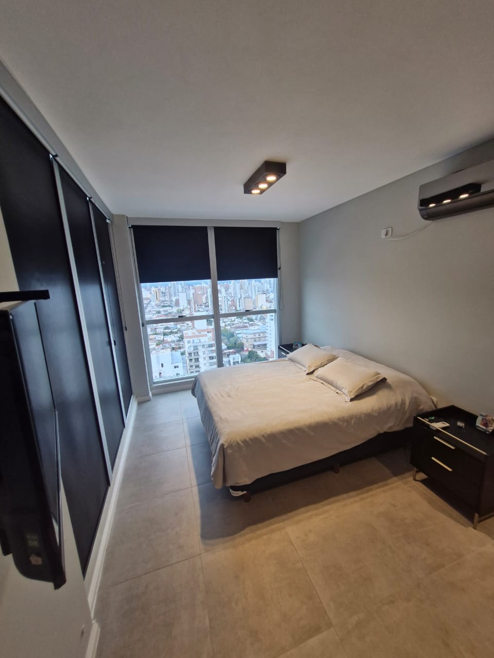 Boulevard Pellegrini 2745 - Piso 20