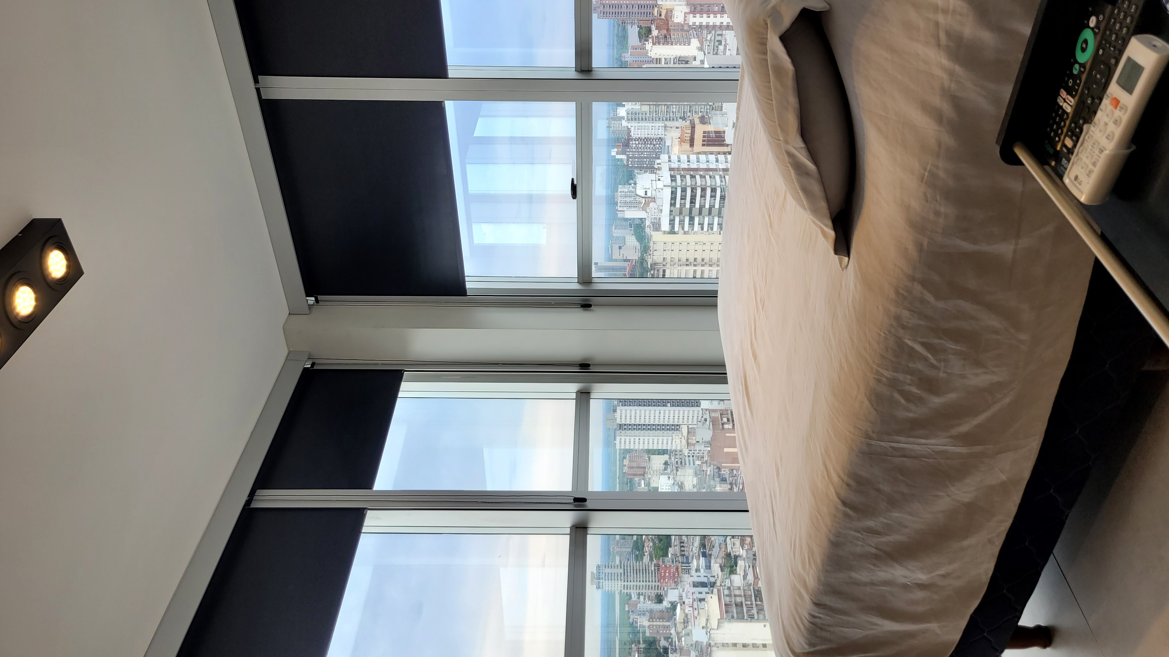 Boulevard Pellegrini 2745 - Piso 20
