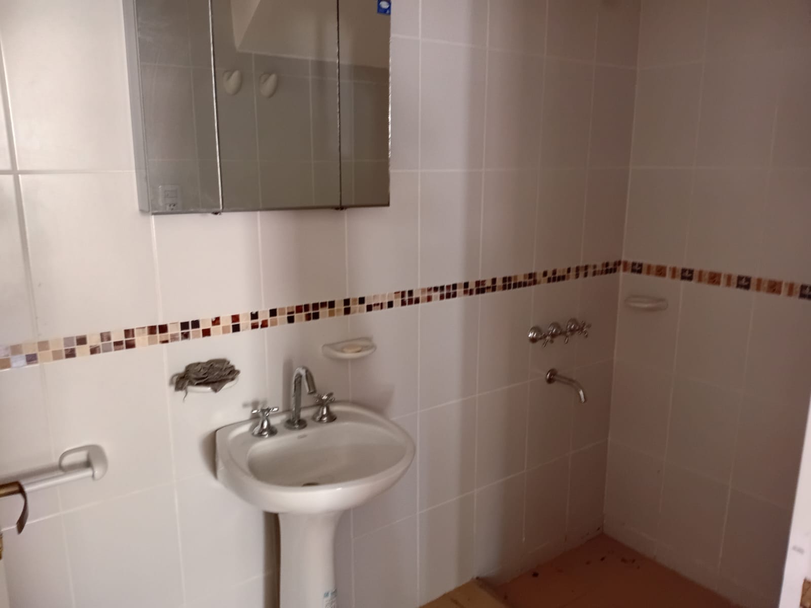 Marcial Candioti 4732 - Local
